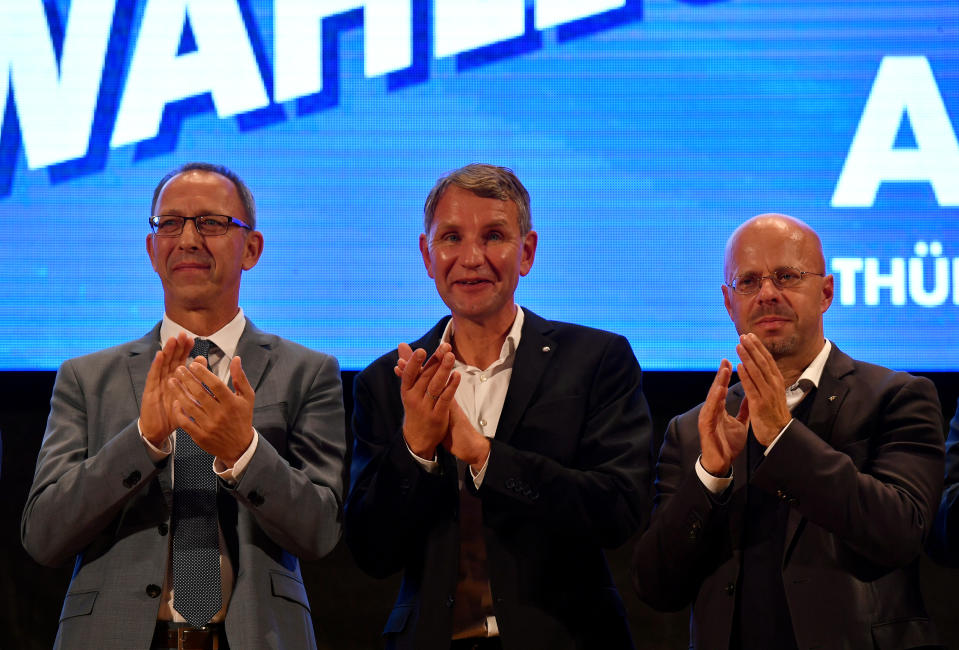 Jörg Urban, Björn Höcke und Andreas Kalbitz bei einer Wahlkampfveranstaltung zur Landtagswahl in Thüringen 2019 (Bild: Reuters/Matthias Rietschel)