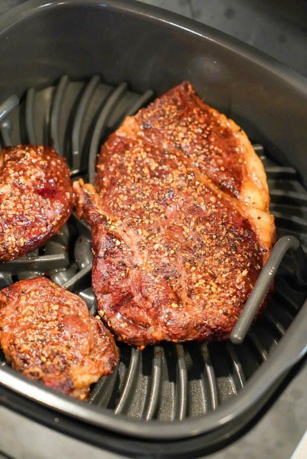 Ninja Foodi Grill Juicy Grilled Pork Chops - Sparkles to Sprinkles