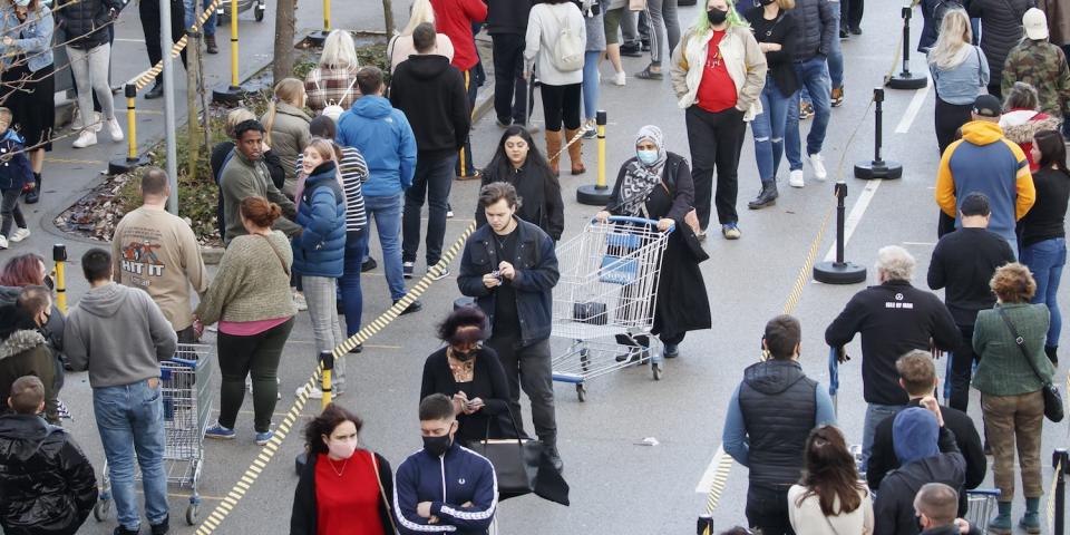 England coronavirus lockdown supermarket queues