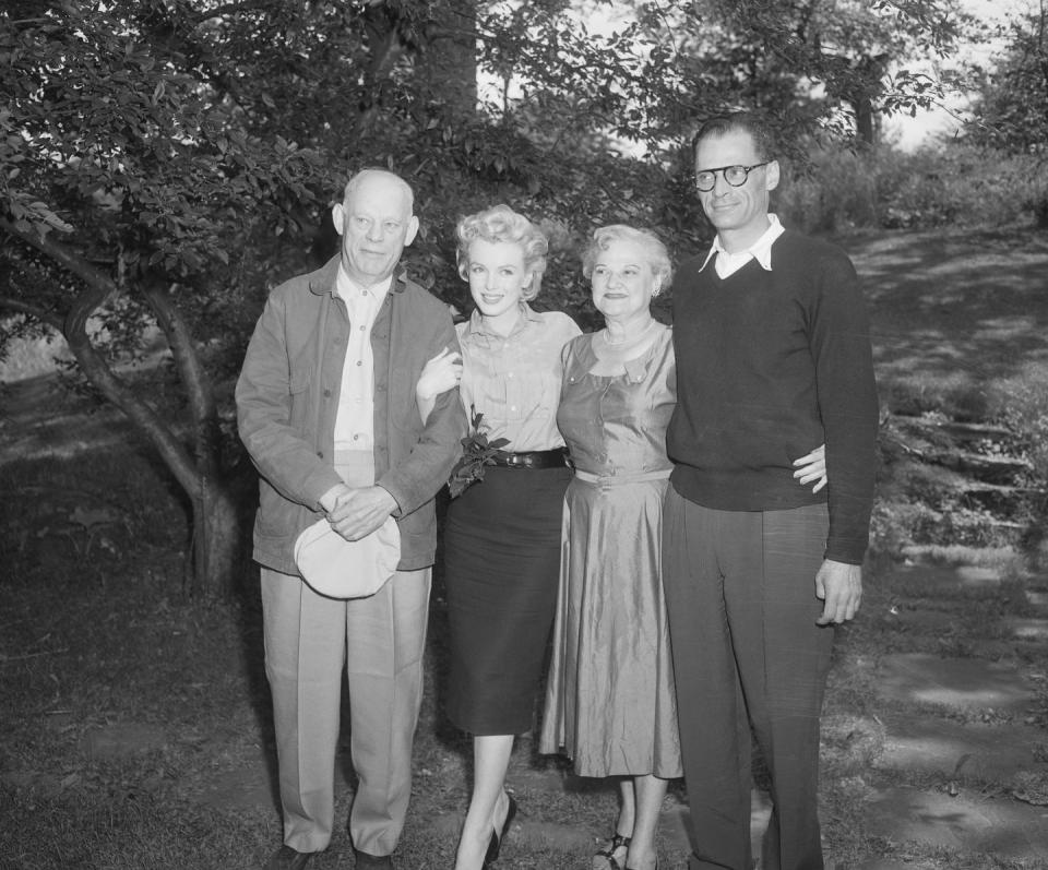 <p>After the wedding, Marilyn met Miller's parents in Connecticut. </p>