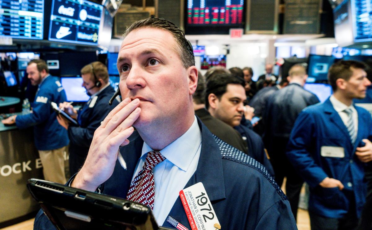 Wall Street cierra rojo y Dow Jones baja 1,19 %