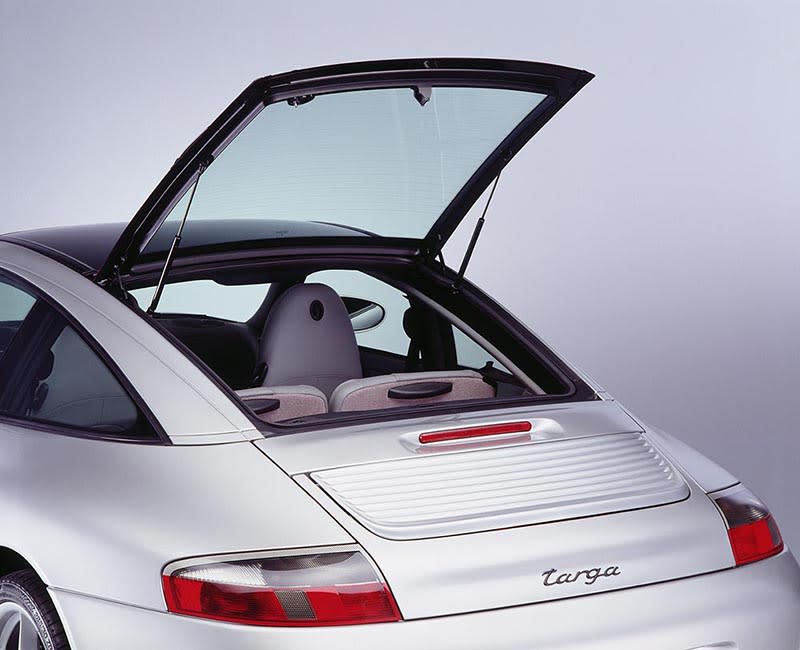 996世代起911 Targa的後窗也可獨立開啟。