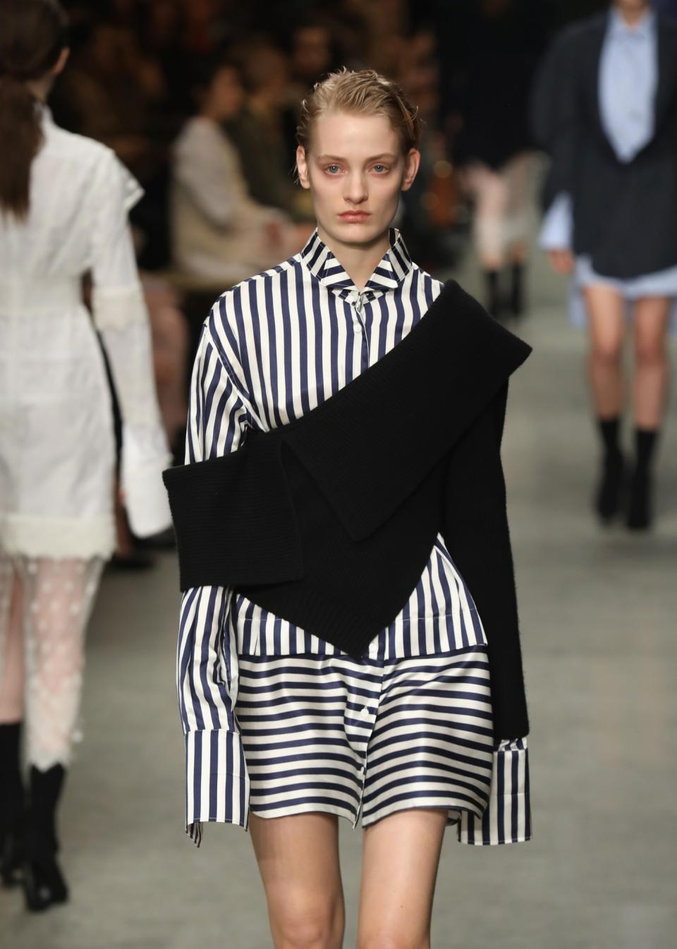 Asymmetry – Burberry