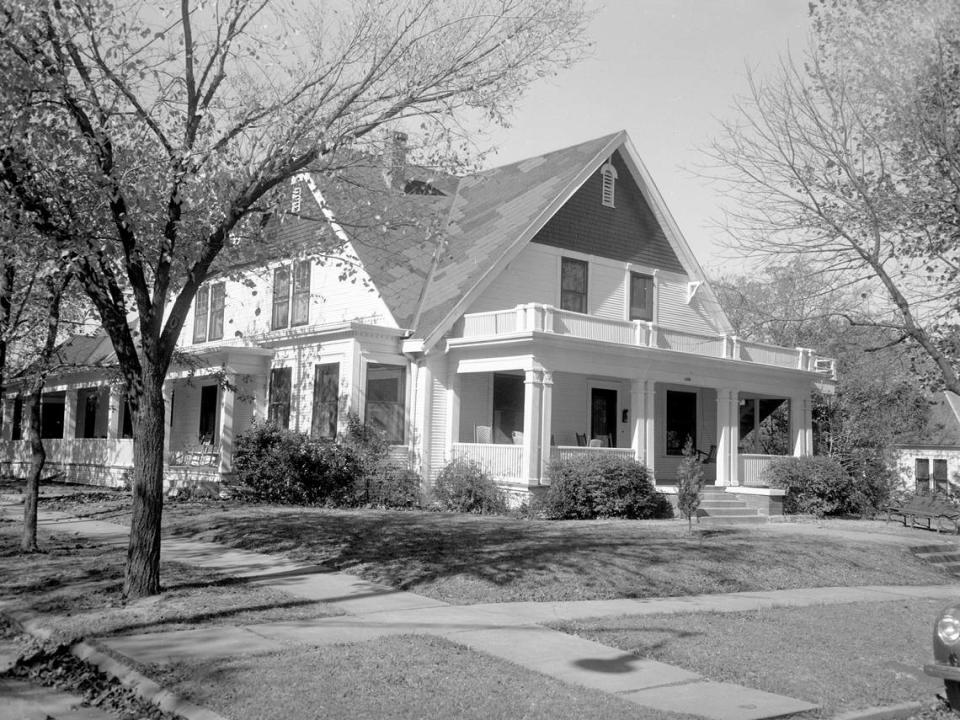 The 1908 Cumberland Rest Home building at 1628 Sixth Ave. in Fort Worth provided a residential setting for the “little old ladies” who lived there.