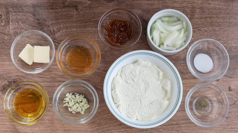 caramelized onion fig ricotta dip ingredients