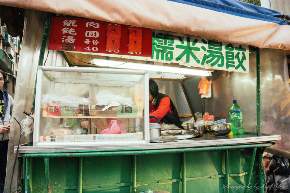 建功一路無名肉圓三輪車,建功一路糯米湯餃,建功一路無名餛飩,新竹美食小吃,新竹必吃,新竹隱藏版美食,新竹隱藏版肉圓,新竹無名肉圓,新竹在地美食