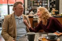 <p>Mit Brendan Gleeson und Patricia Clarkson als Ehepaar in der Krise bevölkern in der Fortsetzung von Nick Hornbys Serie zwei überragende Darstellende die wortgewandte Analyse einer ins Stocken geratenen Beziehung. Die zehn kurzen Episoden sind eher Kammerspiel-Film als Serie und leben von einmaligem Dialogwitz und facettenreichen Charakteren. (Bild: ARD Degeto/2021 Sundance TV LLC & AMC Film Holdings LLC. All rights reserved)</p> 