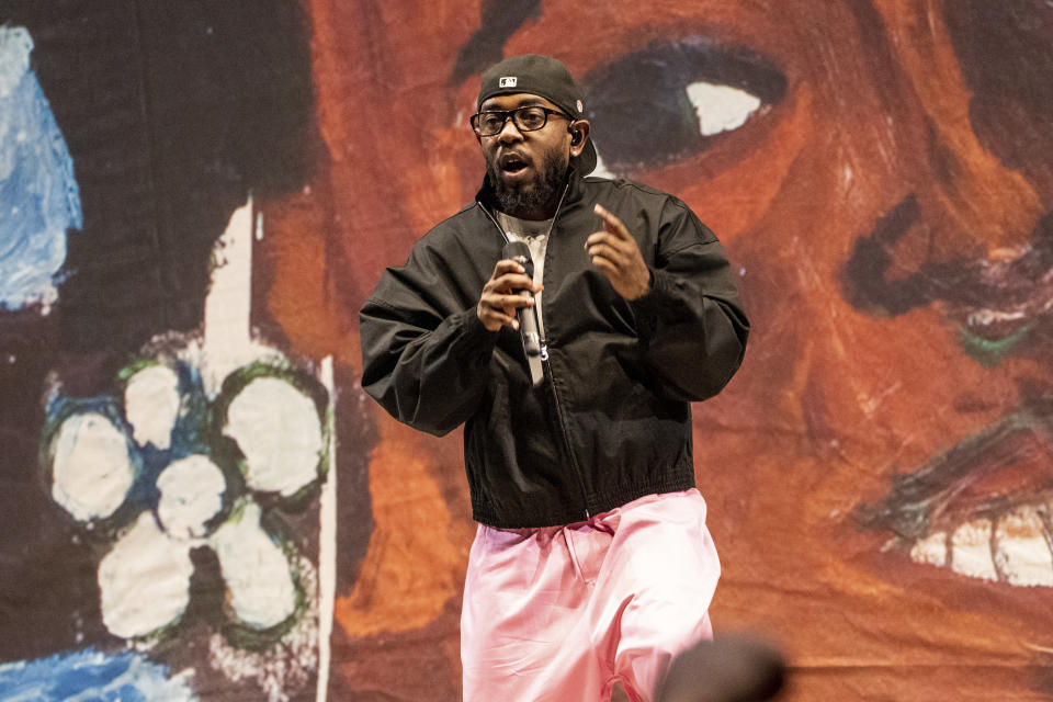 Kendrick Lamar durante su presentación en el Festival de Música y Arte Bonnaroo 2023 el viernes 16 de junio de 2023, en Manchester, Tennessee. (Foto Amy Harris/Invision/AP)