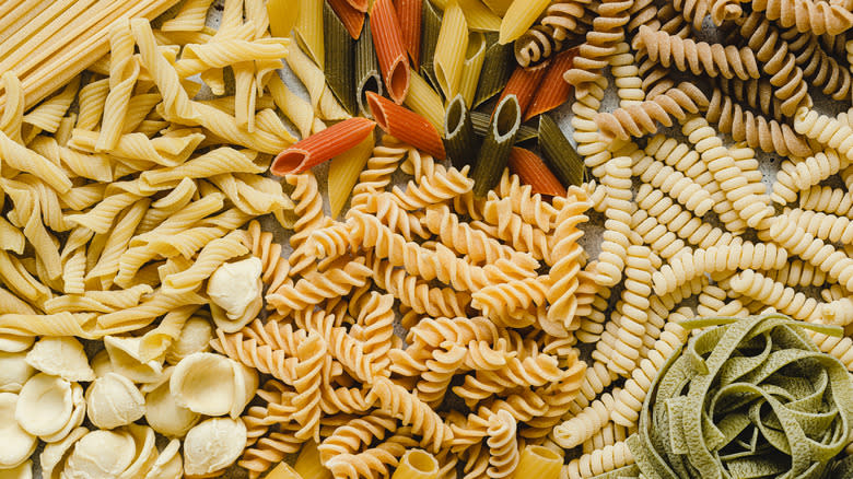 various types of dried pasta