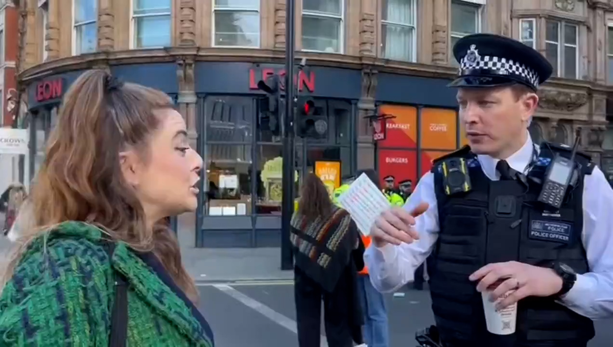 Footage of a Met police officer speaking with a Jewish has sparked a row  (X / Twitter )