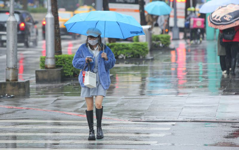 ▲週末開始不只午後雷陣雨，整天都會不定時有降雨狀況，尤其山區需要特別注意。（圖／記者葉政勳攝）