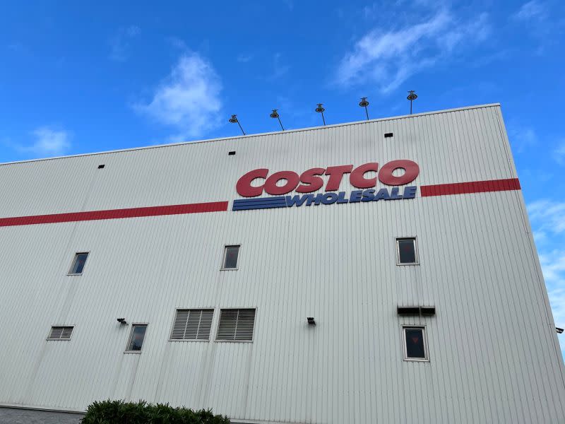 ▲美式賣場好市多（Costco）的熟食品項，過去相當受到顧客喜愛，但其中一項熱門美食牛肉捲，在去年11月時突然宣布停賣。（圖／記者鍾怡婷攝）