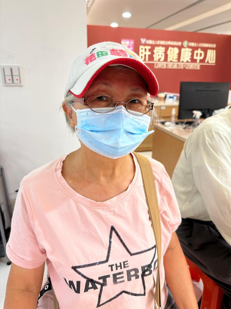 71歲的宋女士，哥哥最近因肝癌過世，自己年輕時曾檢查出有B肝，這次特地參加。（圖：肝病防治學術基金會提供）