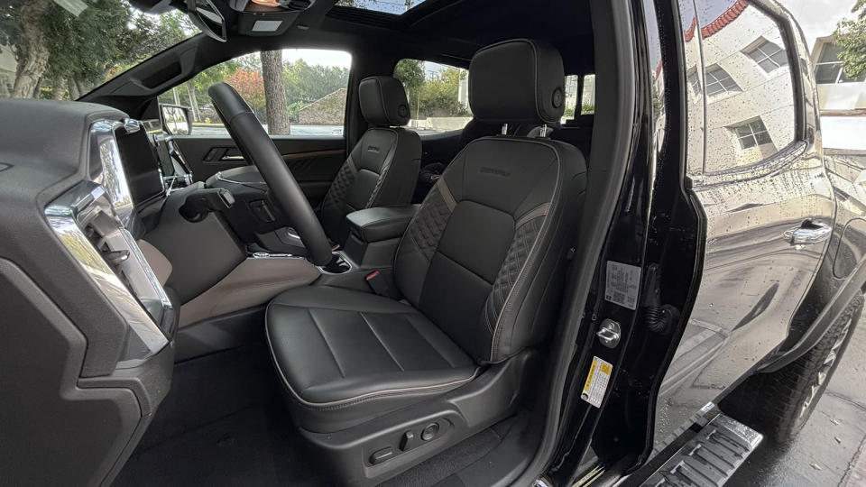 2023 GMC Canyon Denali Interior