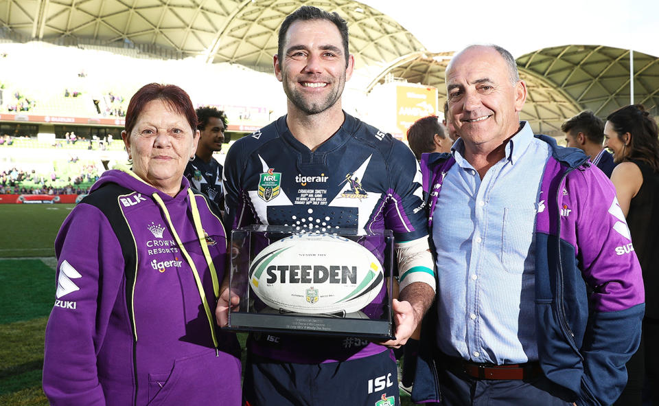 Cameron Smith, pictured here with mother Sonia and father Wayne in 2017. 