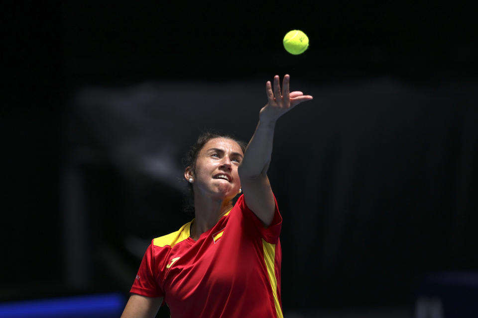 Sara Sorribes Tormo of Spain tosses the ball to serve during her match against Beatriz Haddad Maia of Brazil at the United Cup tennis tournament in Perth, Australia, Friday, Dec. 29, 2023. (AP Photo/Trevor Collens)