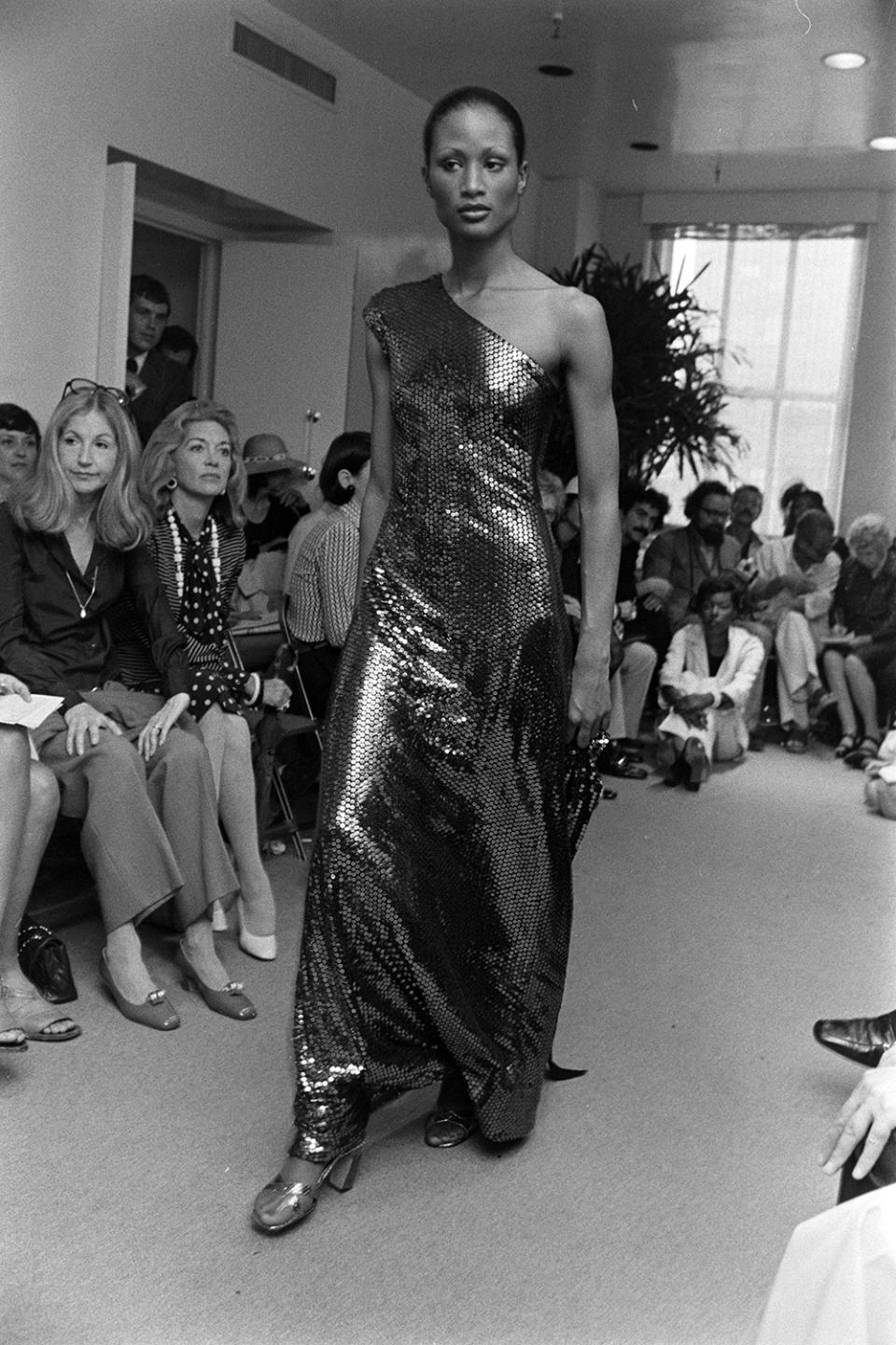 Beverly Johnson, Halston, fashion show, runway, supermodel