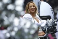 <p>Cheerleader of Oakland Raiders cheers during the NFL Fan Fest CDMX 2016 at Bosque de Chapultepec on November 19, 2016 in Mexico City, Mexico. (Photo by Hector Vivas/LatinContent/Getty Images) </p>