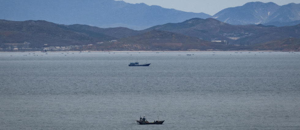 Après avoir analysé des renseignements, l'armée sud-coréenne a « confirmé » que le Nord avait « abattu un ressortissant sud-coréen trouvé dans les eaux territoriales de Corée du Nord et a incinéré son corps ».
