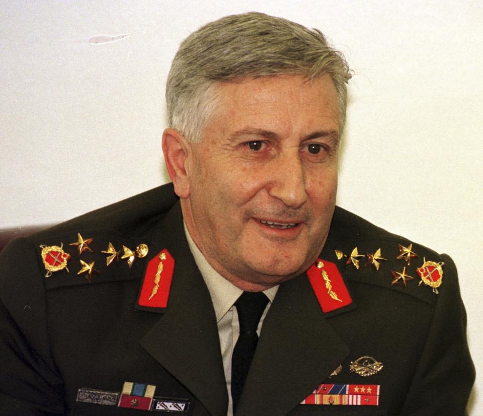 FILE - Turkish Gen. Cevik Bir, then-deputy chief of staff, speaks to journalists during a meeting with a visiting foreign commander in Ankara, March 12, 1997. Turkish President Recep Tayyip Erdogan on Friday, May 17, 2024, pardoned seven former top military officers who were sentenced to life terms in prison over the ouster of an Islamic-led government in 1997. Those pardoned and expected to be released from prison later on Friday include Cetin Dogan, 83, who was head of military operation at the time. Former Gen. Cevik Bir, 85, who was deputy chief of military staff, was released along with other officers earlier due to ill-health. (AP Photo/Burhan Ozbilici, File)