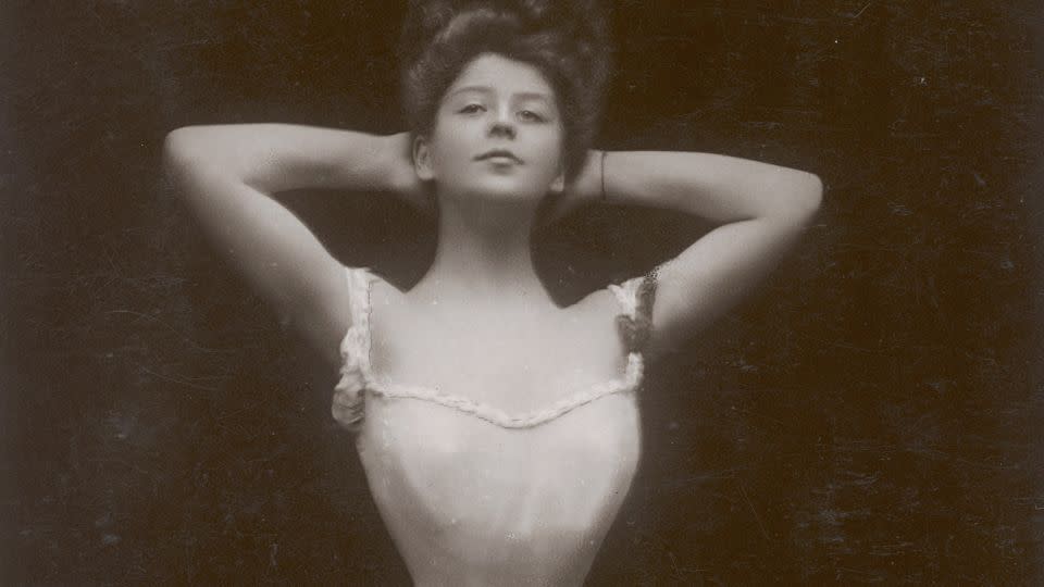 A circa-1906 portrait of the actress Camille Clifford. - Historia/Shutterstock