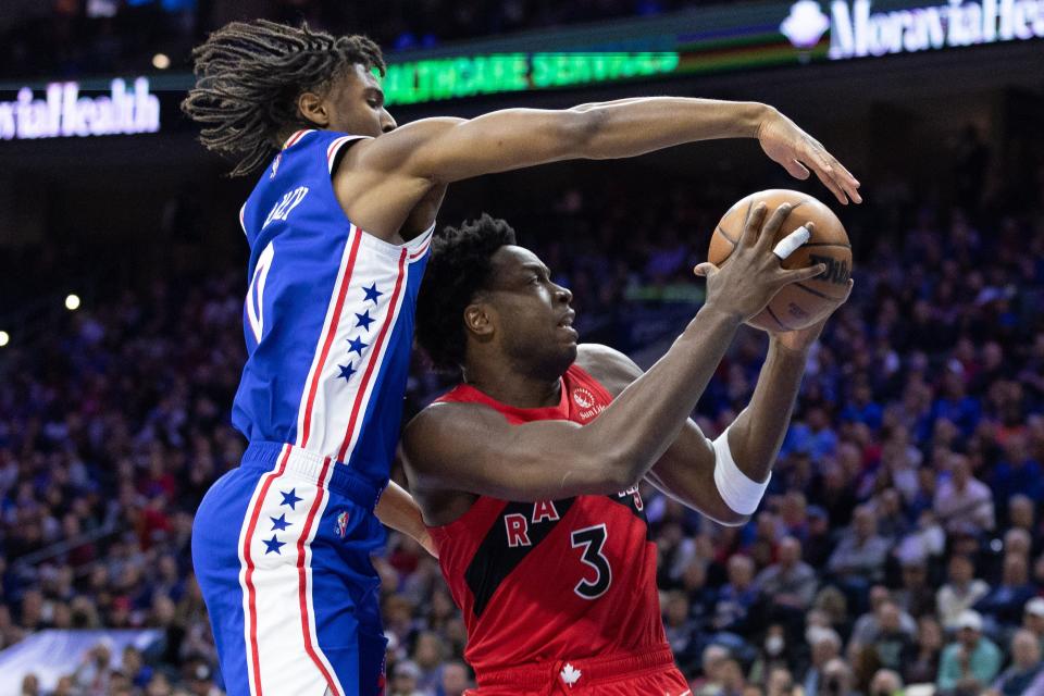 First round: The Toronto Raptors' OG Anunoby (3) moves for a shot against the Philadelphia 76ers' Tyrese Maxey during Game 4.