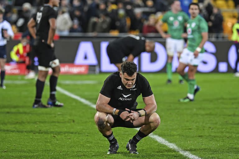 David Havili es la cara de la decepción de los All Blacks, que perdieron con Irlanda por segunda semana consecutiva