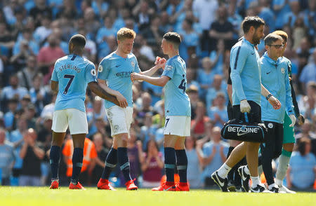 Soccer Football - Premier League - Manchester City v Tottenham Hotspur - Etihad Stadium, Manchester, Britain - April 20, 2019 Manchester City's Kevin De Bruyne is substituted off after sustaining an injury Action Images via Reuters/Jason Cairnduff