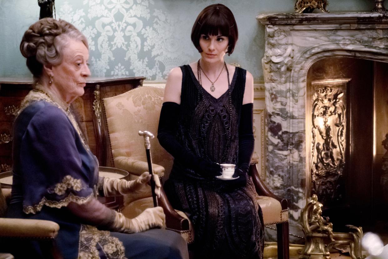 Maggie Smith and Michelle Dockery share a tender moment in a scene that could be Smith's farewell to 'Downton Abbey' (Photo: Jaap Buitendijk / © Focus Features / courtesy Everett Collection)