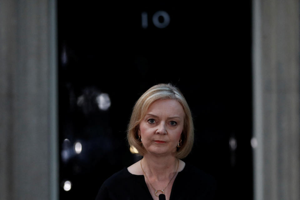 British Prime Minister Liz Truss delivers a speech outside 10 Downing Street after Queen Elizabeth, Britain's longest-reigning monarch and the nation's figurehead for seven decades, has died aged 96, according to Buckingham Palace, in Downing Street in London, Britain September 8, 2022 REUTERS/Peter Nicholls