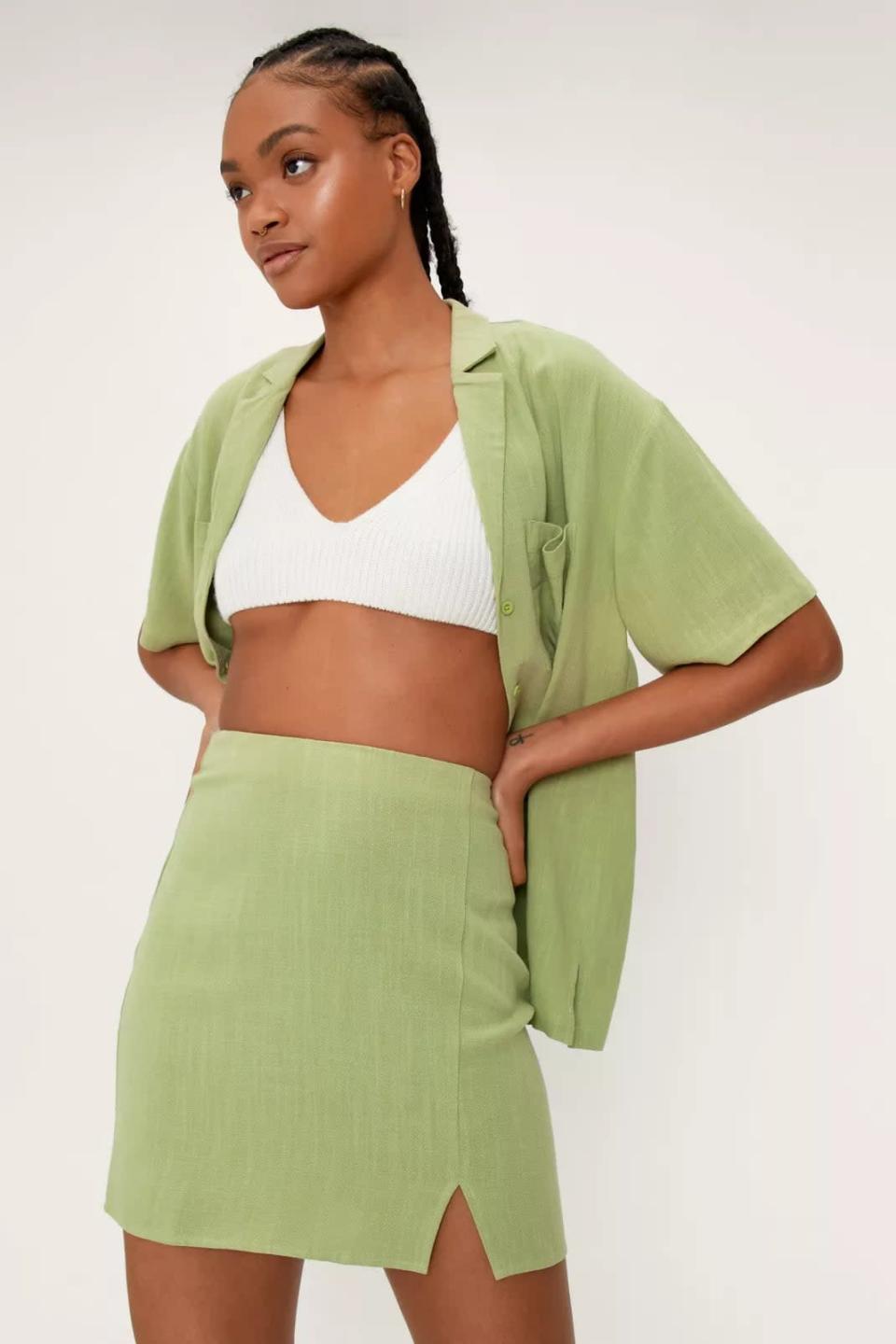 <p><span>Nasty Gal Split Hem Linen Pelmet Skirt</span> ($25, originally $49)</p>