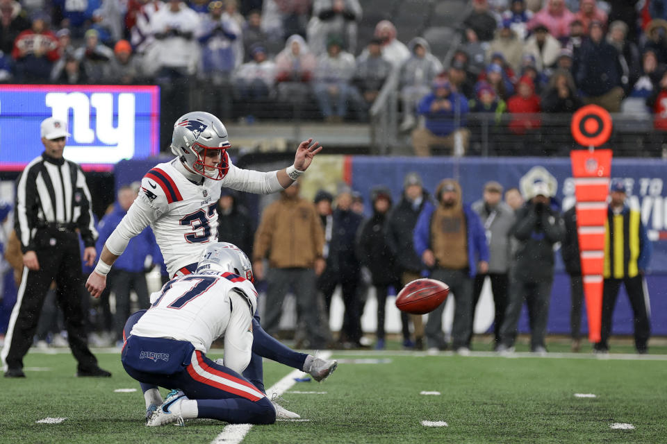 New England Patriots place kicker Chad Ryland (37) watches as his field goal attempt sails wide left with seconds left on the clock during the fourth quarterof an NFL football game against the New York Giants, Sunday, Nov. 26, 2023, in East Rutherford, N.J.. (AP Photo/Adam Hunger)