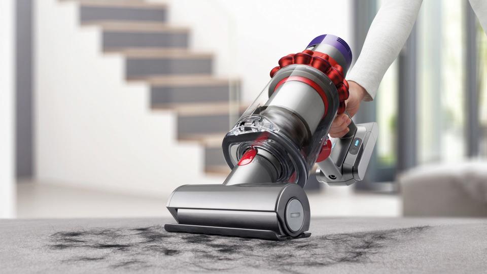 Dyson Cyclone V10 Fluffy