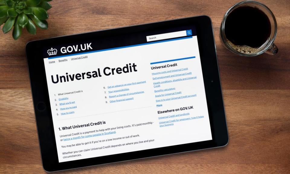 The universal credit section of the Gov.uk website on an iPad tablet