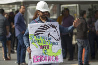 <p>FOTO l Cuartoscuro.- Jaime Rodríguez Calderón “el bronco” en el inició de campaña presidencial desde el Domo Care dentro de la Expo Guadalupe. </p>