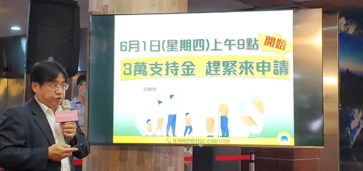 內政部營建署今日舉行「中產以下自用住宅貸款戶支持專案」啟動記者會，由內政部長林右昌、金管會主任秘書蔡福隆、營建署長吳欣修主及，並邀請各金融機構代表出席。徐筱嵐攝