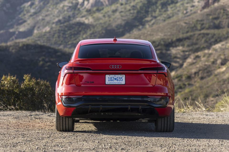 2024 audi sq8 etron