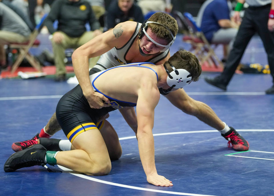 Dominic Lopez (New London) defeats Andrew Kimball (Don Bosco) at 160 pounds during the Class 1A Quarterfinal.