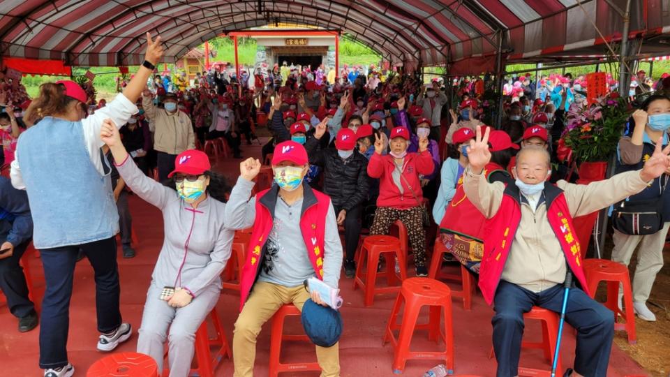 《圖說》新豐鄉300多位鄉親熱情出席徐煒傑競選總部成立大會。（記者方健龍攝）