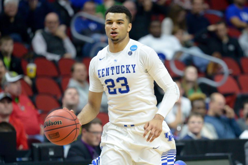 Jamal Murray dribbles against Stony Brook Seawolves during the first round of the NCAA Tournament on March 17, 2016.