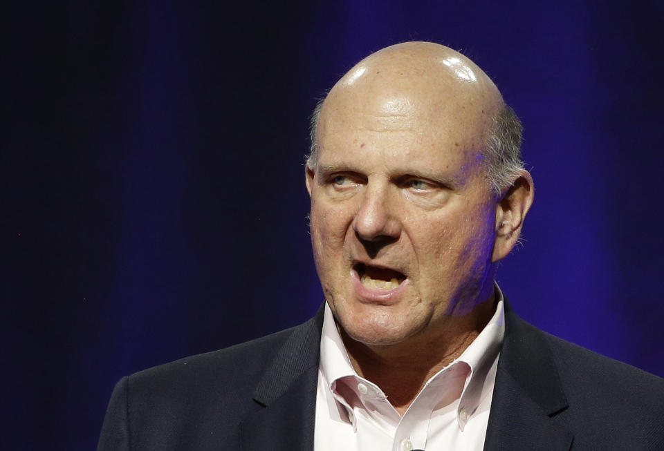 <p>Steve Ballmer, que hasta 2014 era el director ejecutivo de Microsoft y actualmente es el propietario de Los Ángeles Clippers de la NBA, se graduó en 1977 con honores en Matemáticas Aplicadas y en Económicas en la Universidad de Harvard. (Foto: Stephan Savoia / AP). </p>