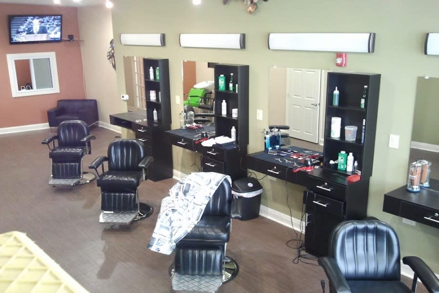<b>Photo: Fine Shaves & Cuts/<a href="https://www.yelp.com/biz_photos/fine-shaves-and-cuts-philadelphia?utm_campaign=add1be1c-99cc-4cc4-a03e-0fb09785083c%2C9cff14a1-064c-4f03-b8e9-65460b54fc46&utm_medium=81024472-a80c-4266-a0e5-a3bf8775daa7" rel="nofollow noopener" target="_blank" data-ylk="slk:Yelp;elm:context_link;itc:0;sec:content-canvas" class="link ">Yelp</a></b>