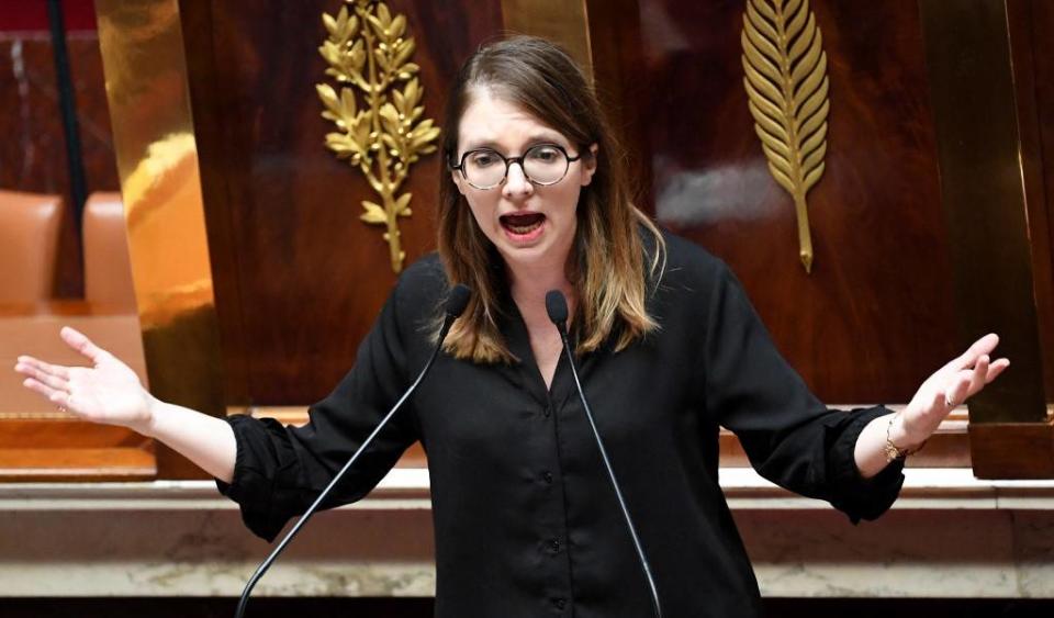 La présidente du groupe Renaissance à l’Assemblée nationale, Aurore Bergé, a été menacée de mort avec son bébé de quatre mois après l’adoption de la réforme des retraites. 