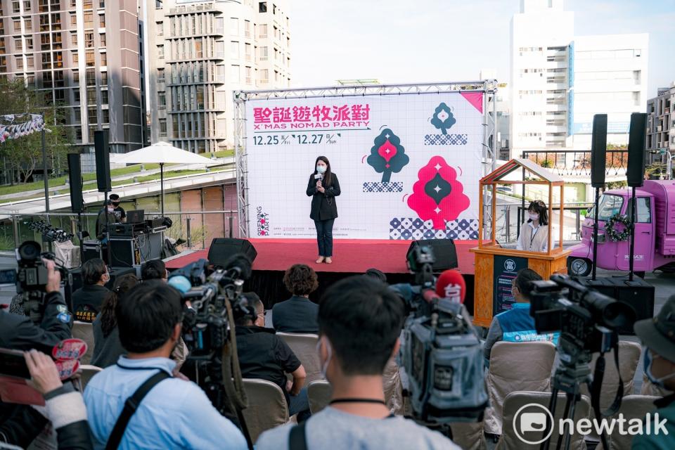 台中市觀旅局長林筱淇說草悟廣場是蛋黃中的蛋黃。    圖：唐復年/攝