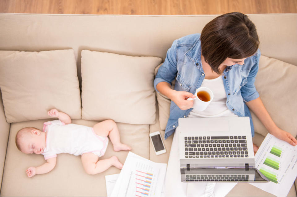 2.560 euros es el salario que deberían recibir las madres por el trabajo en  la crianza de sus hijos - Mas Mujer