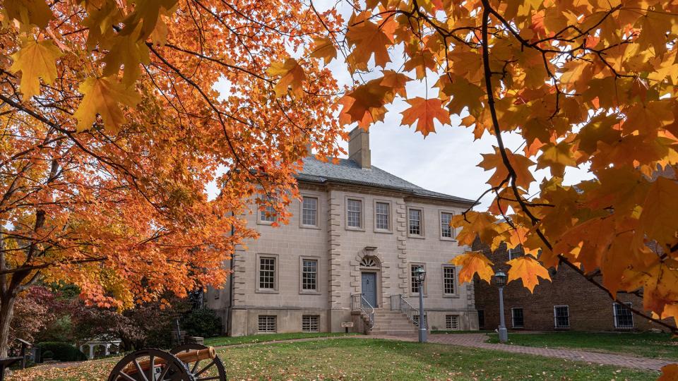 Fall at the Carlyle House