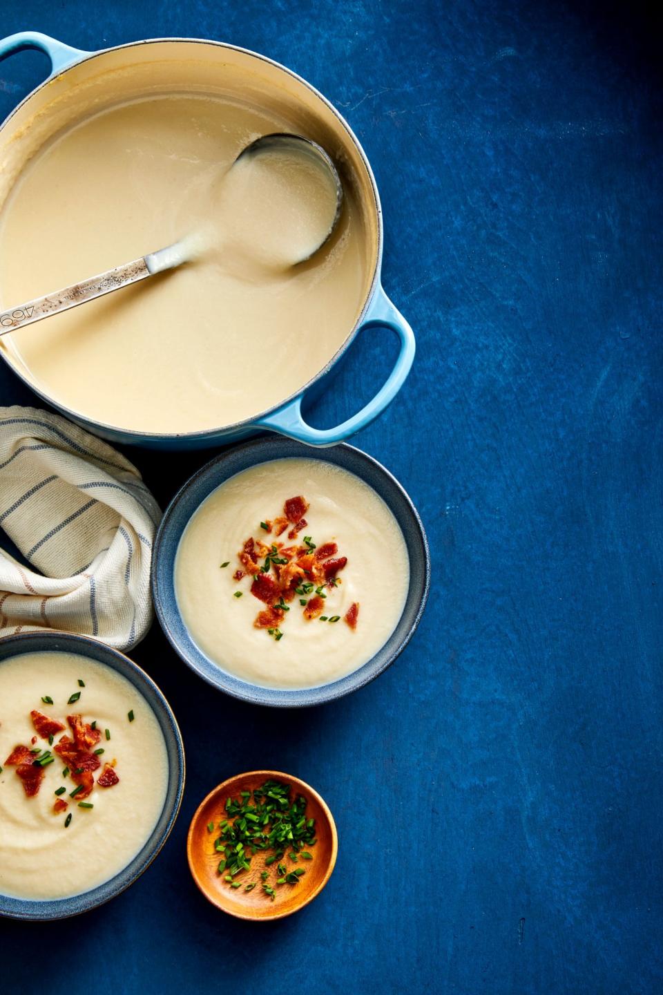 Creamy Cauliflower Soup with Bacon