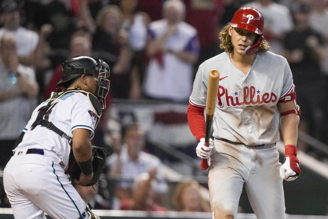 Astros fans greet Phillies fan decked out for World Series Game 1