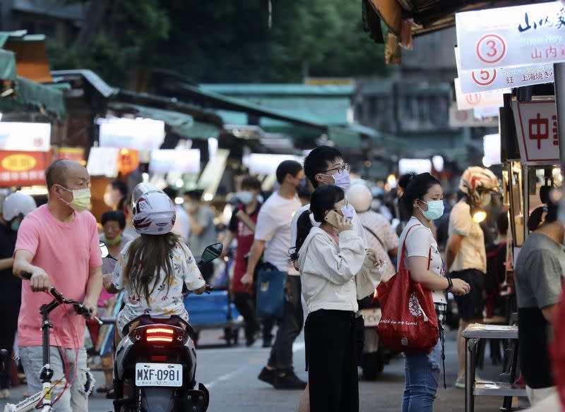 主計總處發布11月消費者物價總指數（CPI）年增率達2.84%，不僅連4個月高於2%的通膨警戒線，更是今年最高。（檔案照）