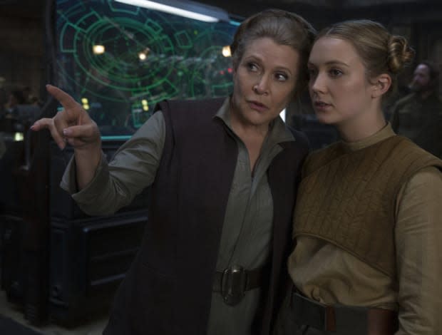 Carrie Fisher and Billie Lourd shooting The Force Awakens